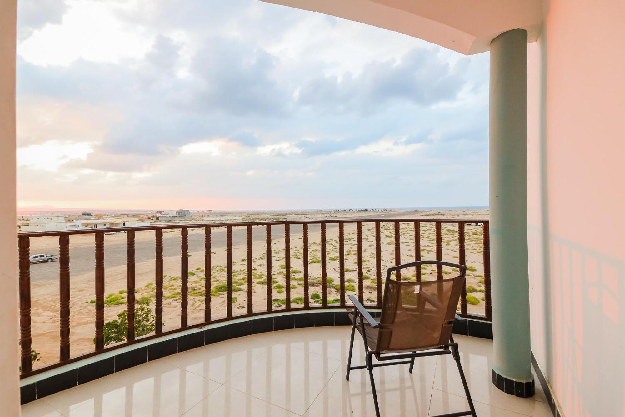 Super Oyo 110 Ras Al Hadd Guest House מראה חיצוני תמונה